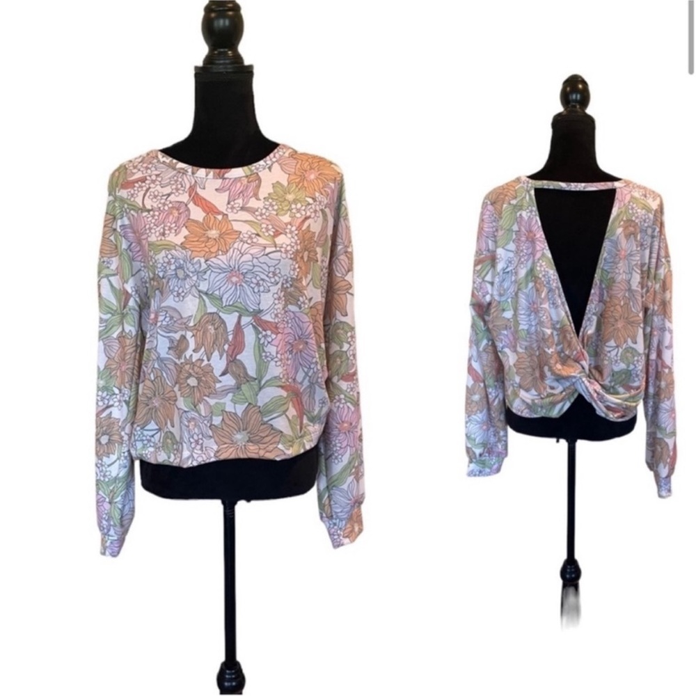 Oli Viv NWT casual pastel floral long sleeve pullover open back top size large